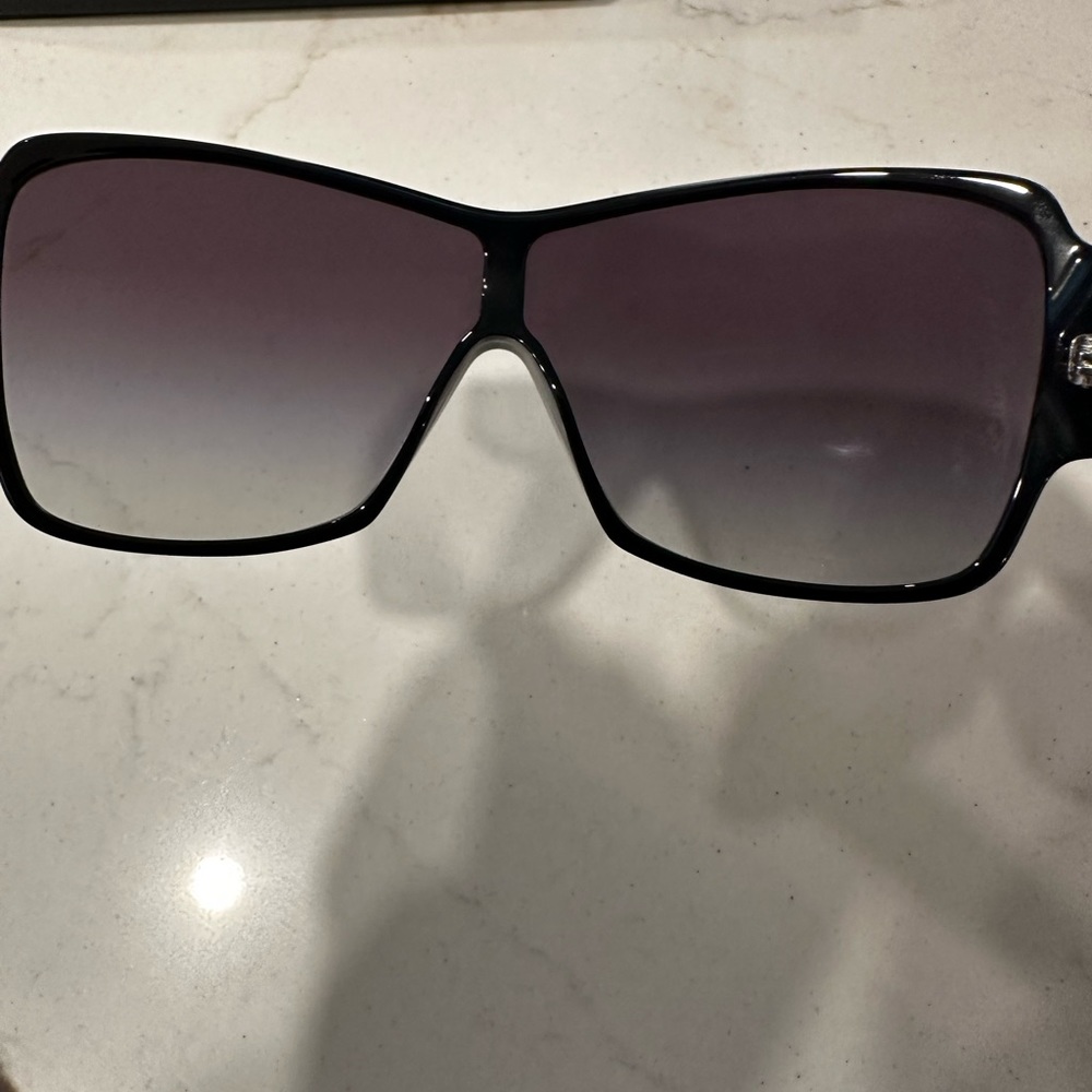 Chanel Embroidered Black Gradient Sunglasses - Picture 4 of 11